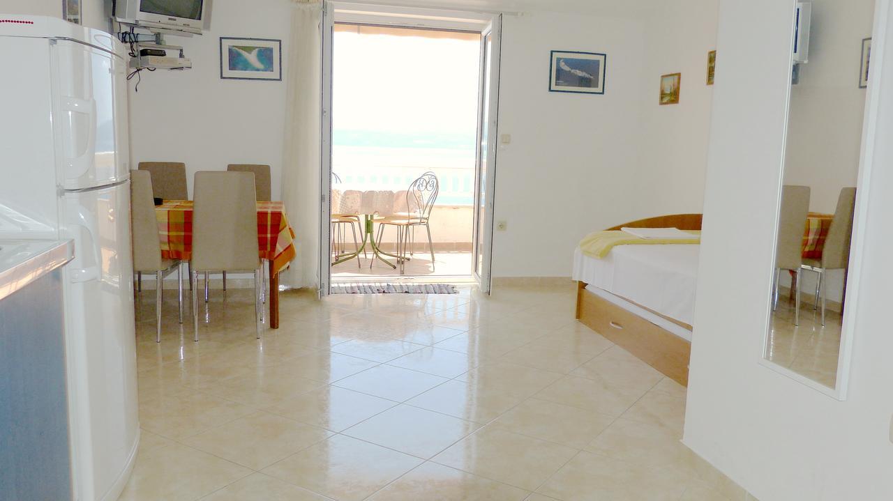 Beach Front Apartments Balica Rat Omiš Eksteriør billede